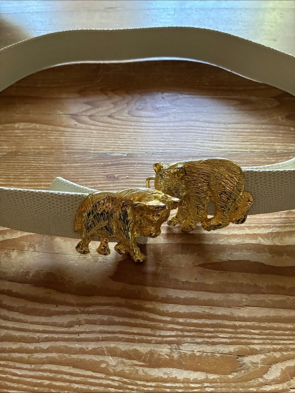 Vintage 70’s Mimi Gold Wall Street Bear Bull Cream Faux Leather Adjustable Belt